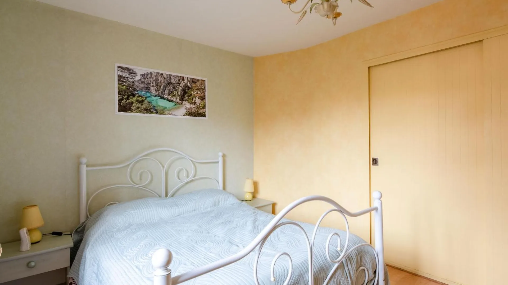 Apartment Les Pins By Interhome Saint-Raphaël